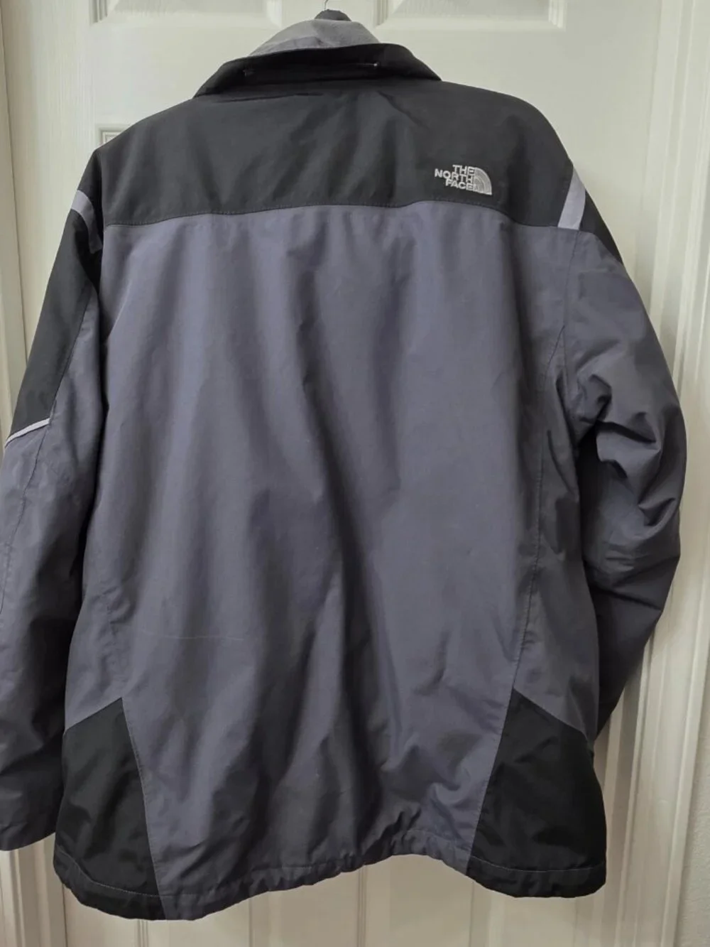 The North Face Men’s L Black Gray Ski Snowboard Jacket Powder Skirt No Hood
